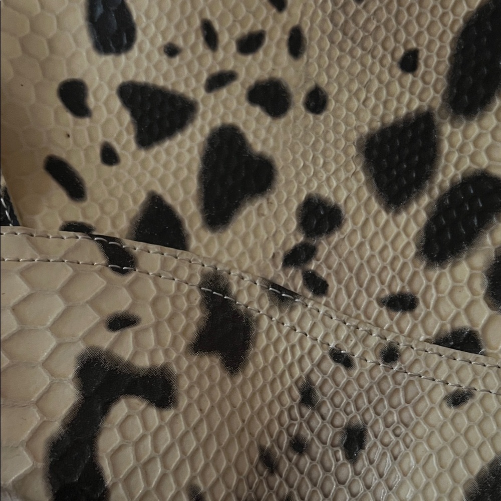 Leather Snakeskin Pattern Shoulder Bag - Picture 2 of 7